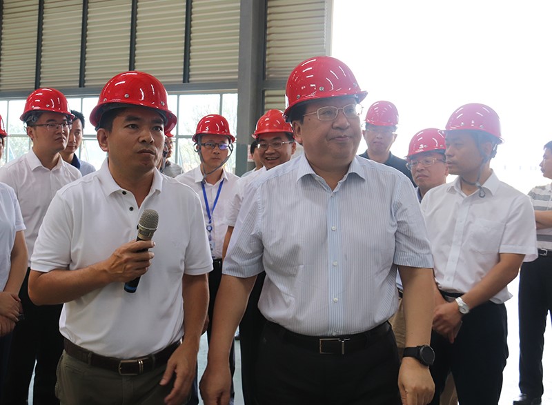 湖南省常务副省长陈向群调研聚鑫汇新能源（中国）总部产业基地